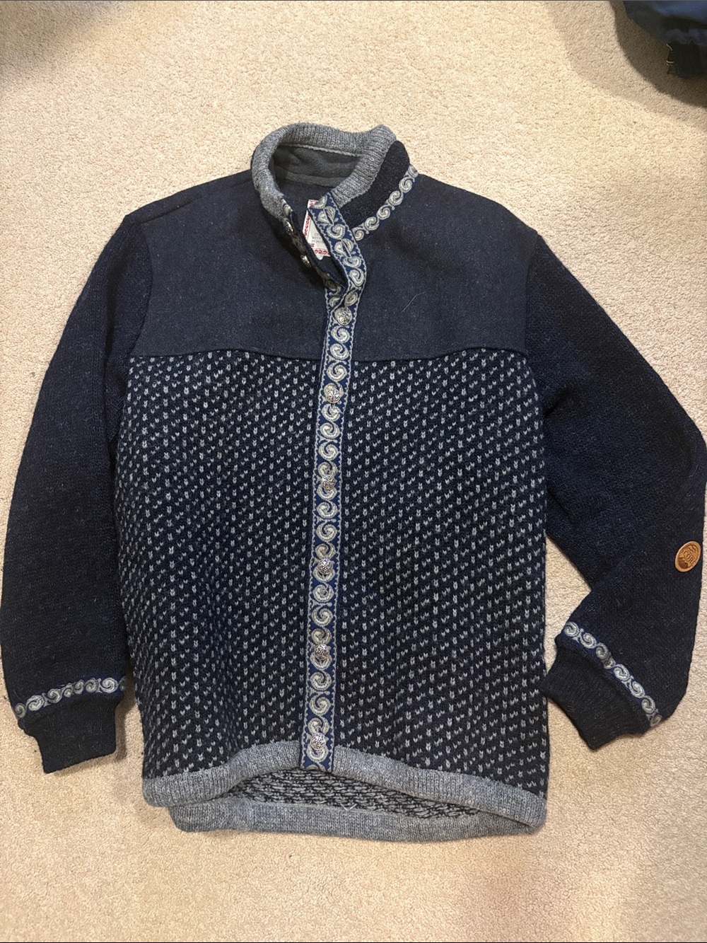 Norwegian Score Design wool men’s medium button up sweater